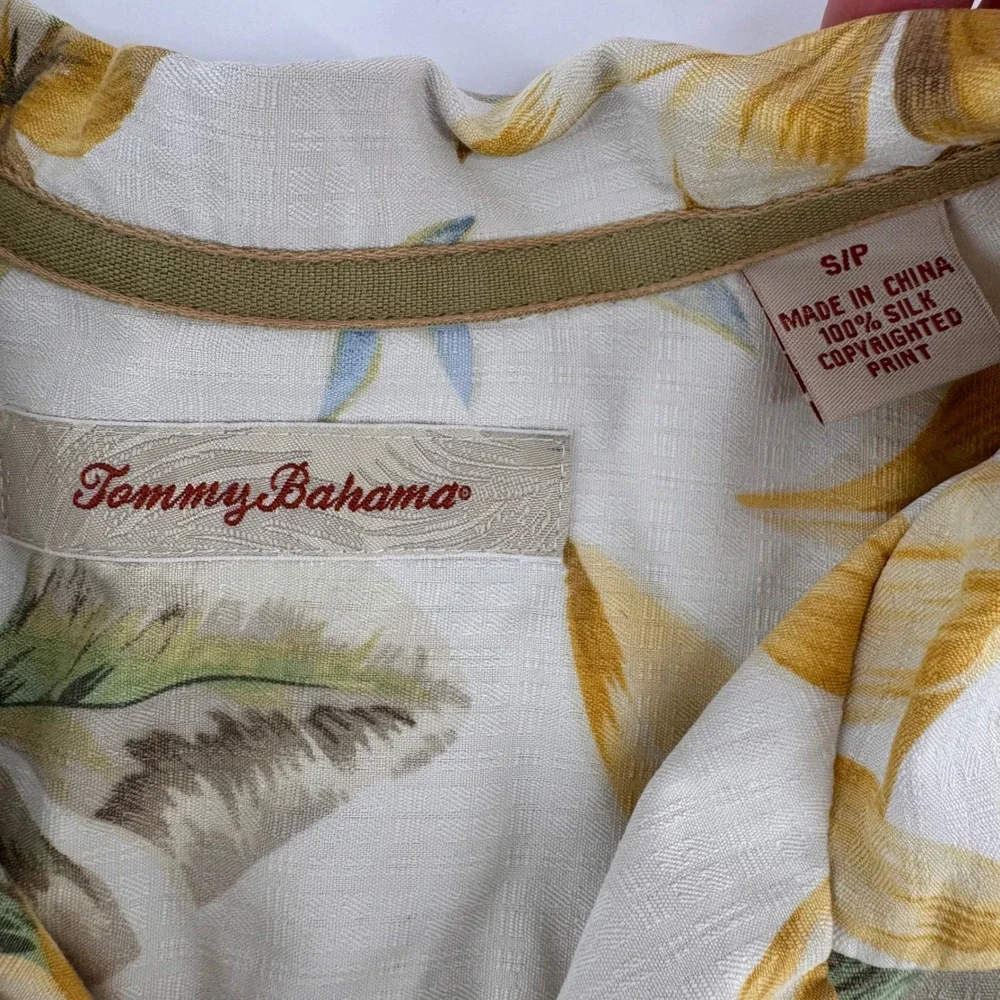 Tommy Bahama Button Up Shirt Mens Small Beige Silk Tropical Floral Palm Leaf - Picture 4 of 7